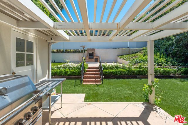 11220 Cashmere Street, Los Angeles, CA 90049