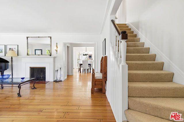 11220 Cashmere Street, Los Angeles, CA 90049