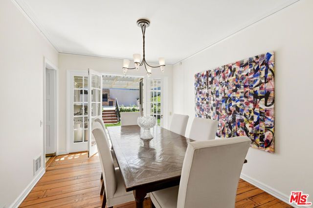 11220 Cashmere Street, Los Angeles, CA 90049