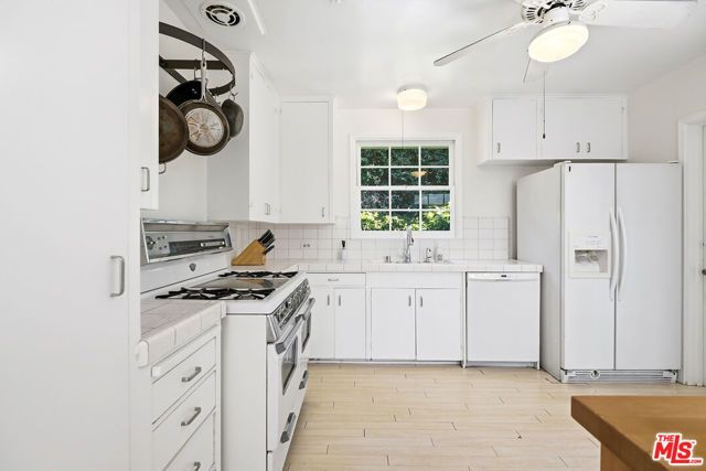 11220 Cashmere Street, Los Angeles, CA 90049