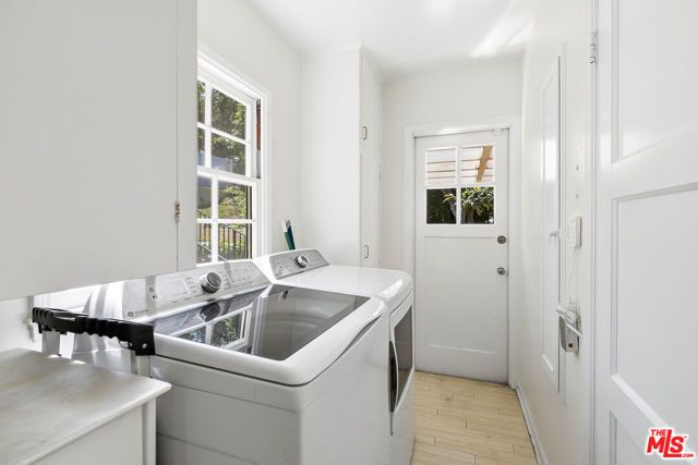 11220 Cashmere Street, Los Angeles, CA 90049