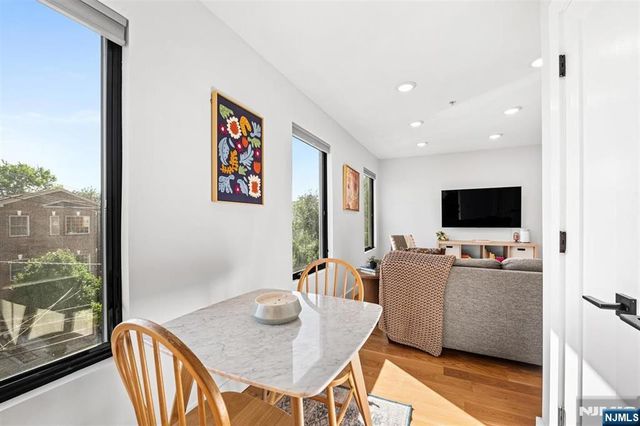 22 Lincoln Street 3, Jersey City, NJ 07307