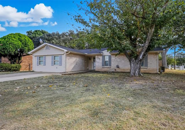 100 Quail Creek Drive, Crowley, TX 76036