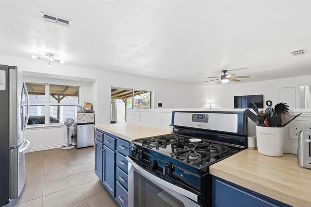 100 Quail Creek Drive, Crowley, TX 76036