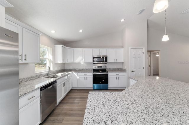 6411 SW 204 AVENUE, Dunnellon, FL 34431