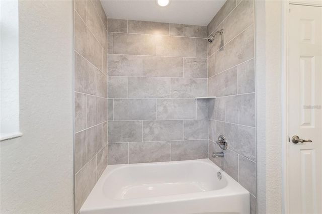 6411 SW 204 AVENUE, Dunnellon, FL 34431