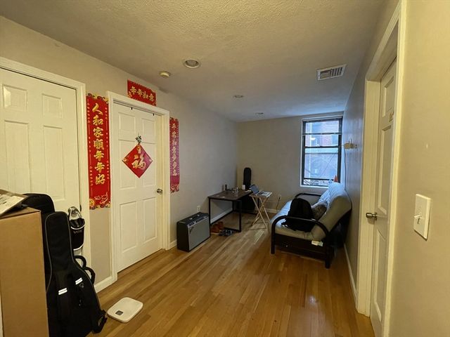 65 Hemenway St 6, Boston, MA 02115