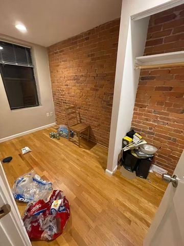 65 Hemenway St 6, Boston, MA 02115