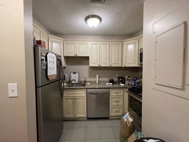 65 Hemenway St 6, Boston, MA 02115