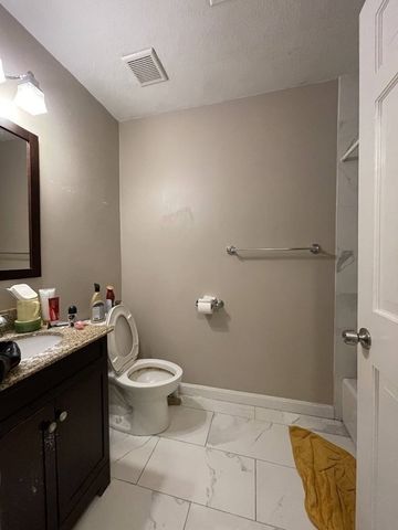 65 Hemenway St 6, Boston, MA 02115