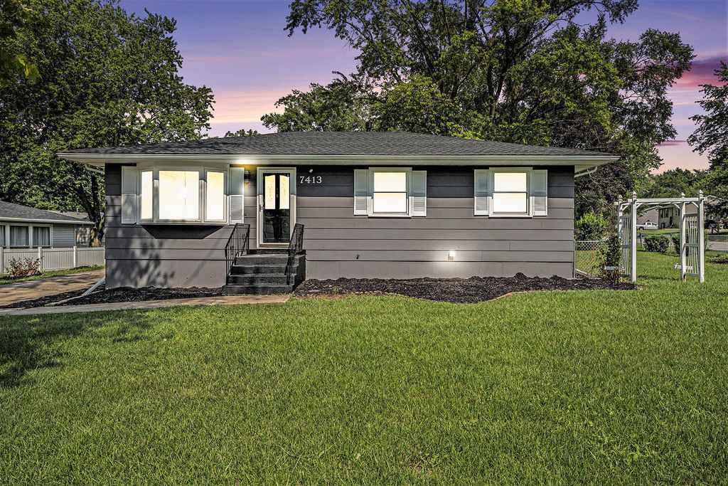 7413 Taney Place, Merrillville, IN 46410