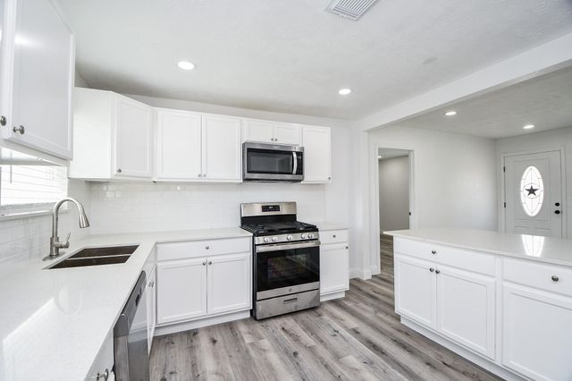 5814 Belneath Street, Houston, TX 77033