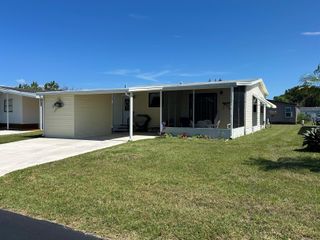 526 Hemingway Terrace F-02, Fort Pierce, FL 34982