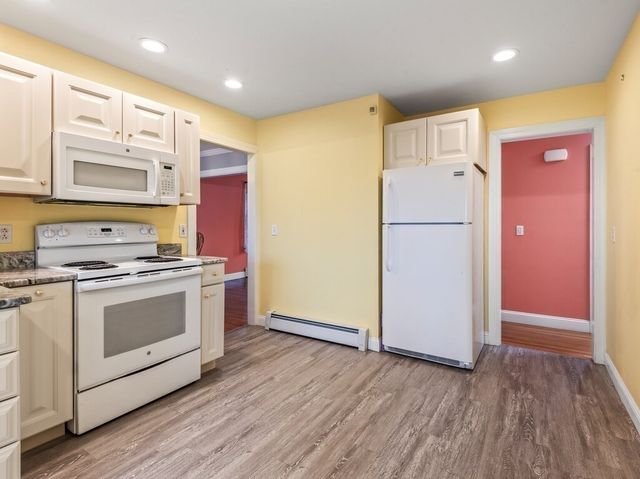 18 Crown St, Spencer, MA 01562