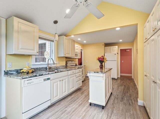 18 Crown St, Spencer, MA 01562