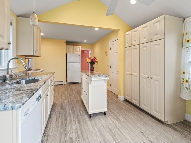 18 Crown St, Spencer, MA 01562
