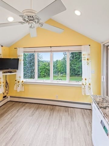 18 Crown St, Spencer, MA 01562