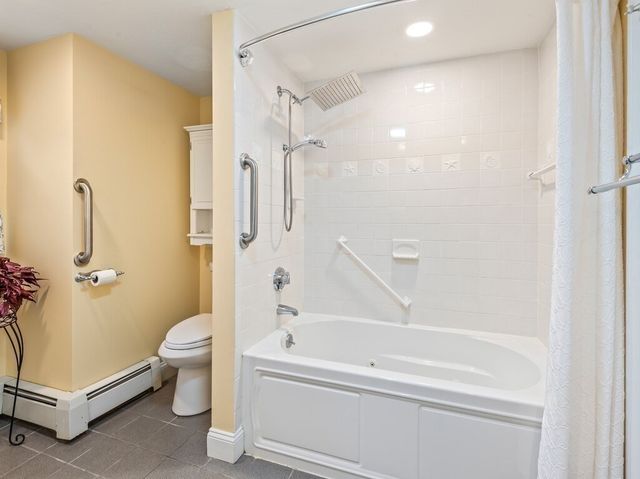 18 Crown St, Spencer, MA 01562