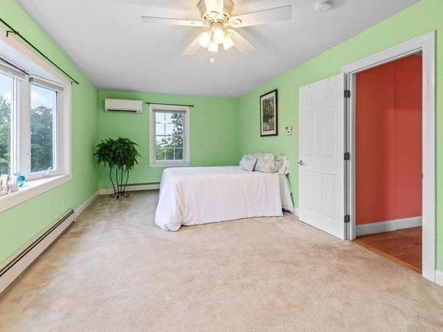 18 Crown St, Spencer, MA 01562