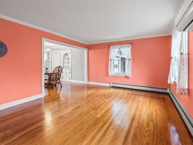 18 Crown St, Spencer, MA 01562