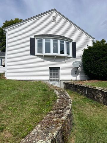 18 Crown St, Spencer, MA 01562
