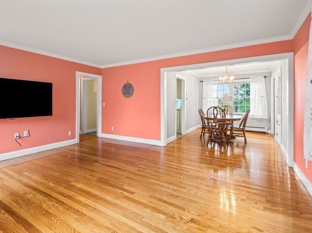 18 Crown St, Spencer, MA 01562