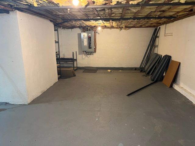 18 Crown St, Spencer, MA 01562