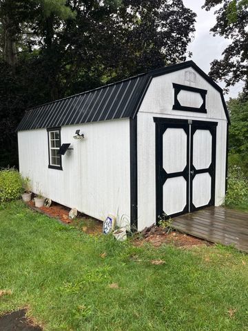 18 Crown St, Spencer, MA 01562