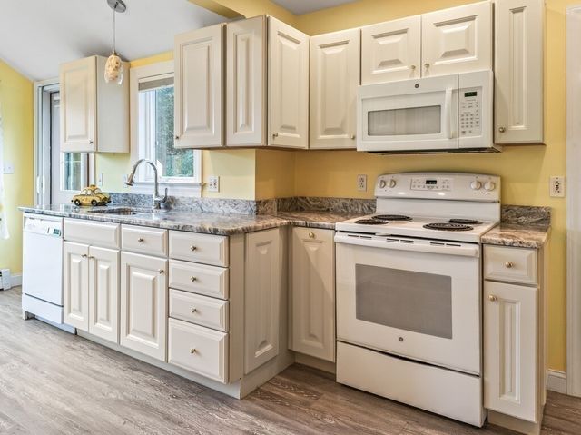 18 Crown St, Spencer, MA 01562