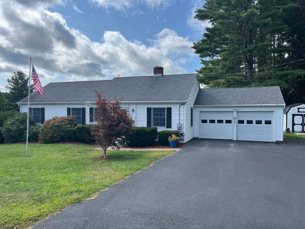 18 Crown St, Spencer, MA 01562