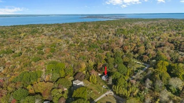 033 Alden Avenue, Portsmouth, RI 02872