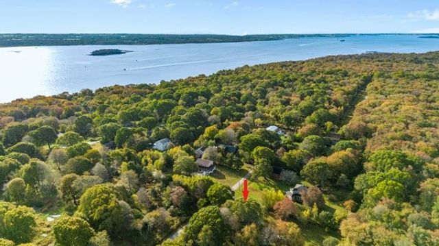 033 Alden Avenue, Portsmouth, RI 02872