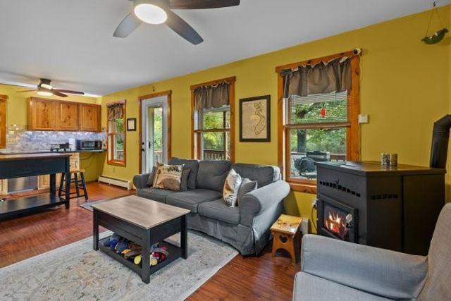 033 Alden Avenue, Portsmouth, RI 02872