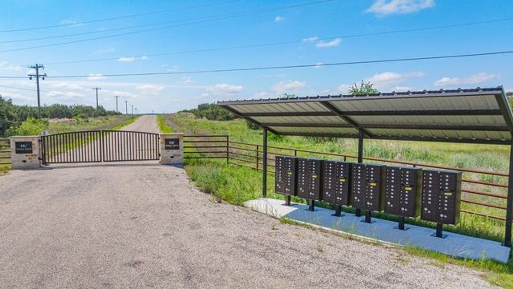 1195 Valley Ranch Road, Glen Rose, TX 76043