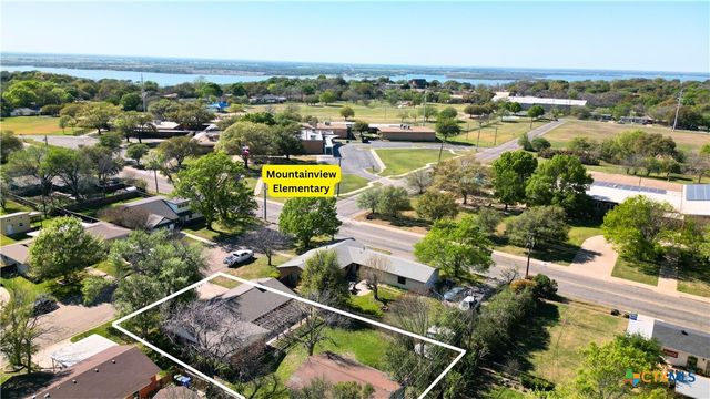 2131 Mountainview Drive, Waco, TX 76710