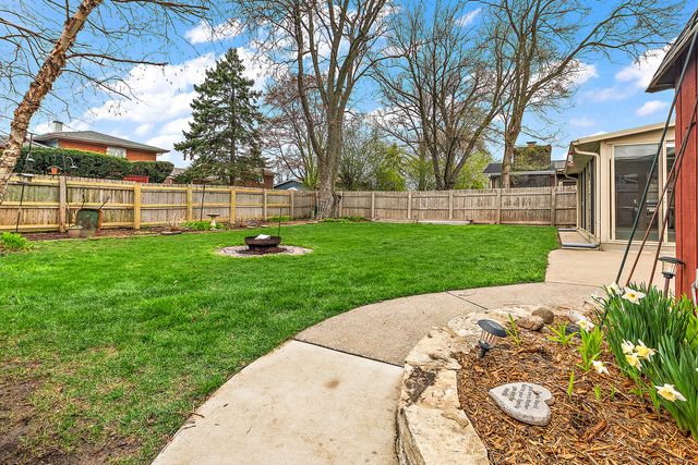 15120 Spruce Lane, Oak Forest, IL 60452