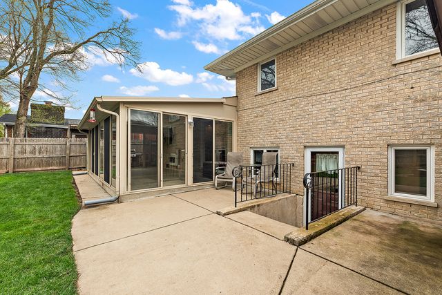 15120 Spruce Lane, Oak Forest, IL 60452