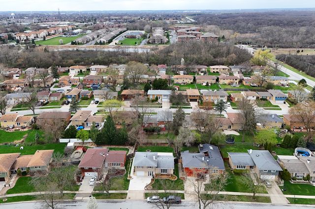 15120 Spruce Lane, Oak Forest, IL 60452