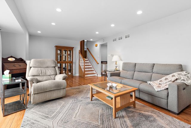 15120 Spruce Lane, Oak Forest, IL 60452