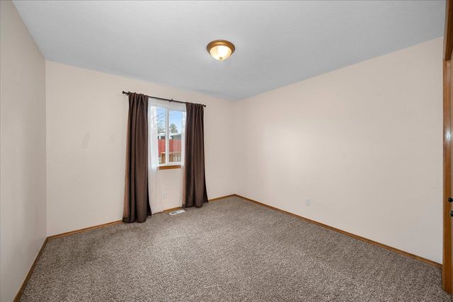 15304 N Wilson Ct, Mead, WA 99021