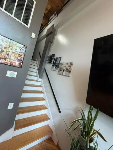 2614 N Clybourn Avenue 106, Chicago, IL 60614
