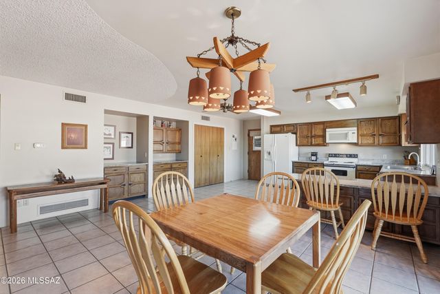 8710 N Hickory Drive, Tucson, AZ 85704