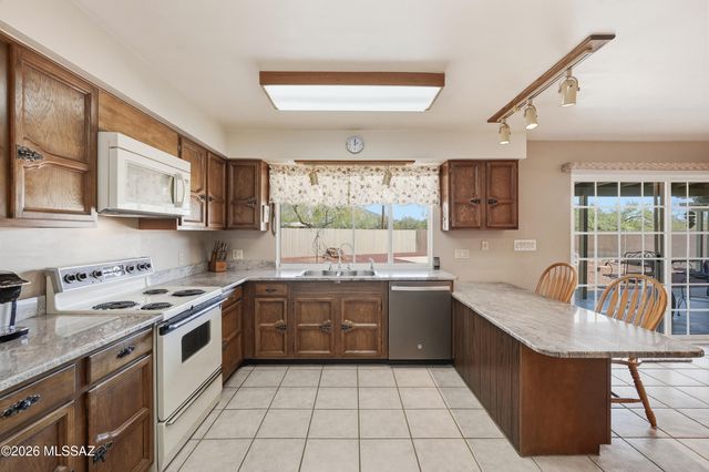 8710 N Hickory Drive, Tucson, AZ 85704