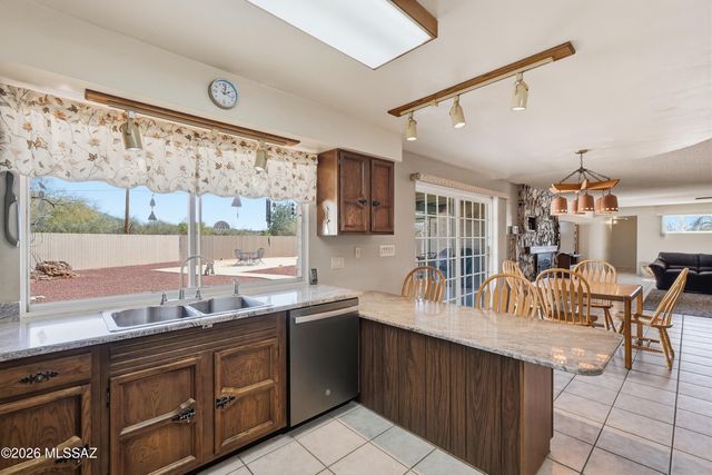 8710 N Hickory Drive, Tucson, AZ 85704