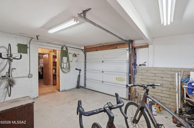 8710 N Hickory Drive, Tucson, AZ 85704