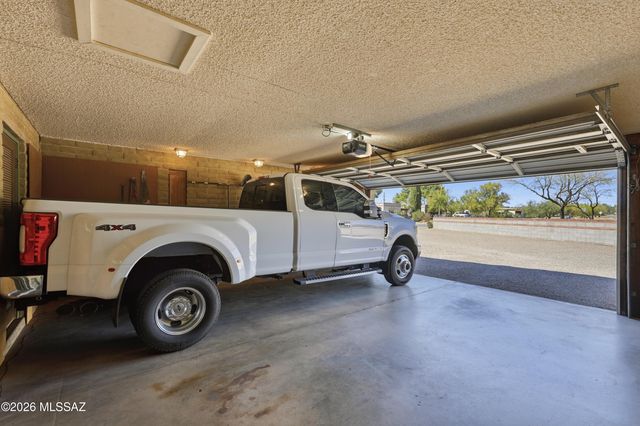 8710 N Hickory Drive, Tucson, AZ 85704