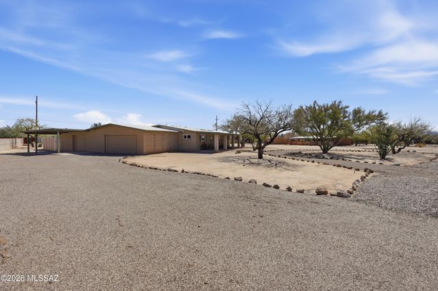 8710 N Hickory Drive, Tucson, AZ 85704
