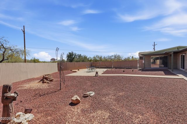 8710 N Hickory Drive, Tucson, AZ 85704