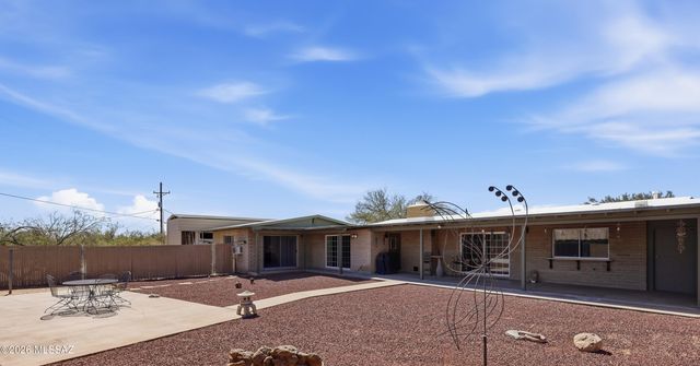 8710 N Hickory Drive, Tucson, AZ 85704