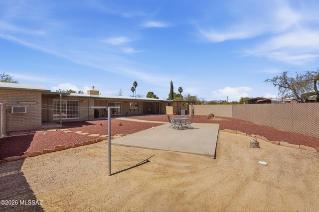 8710 N Hickory Drive, Tucson, AZ 85704